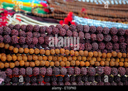 Rudraksh zum Verkauf, Pushkar Fair, Camel Fair, Kartik Mela, Pushkar Mela, Pushkar, Ajmer, Rajasthan, Indien, Indianermessen Stockfoto