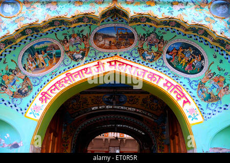 Gemälde im Shree Laxminath Ji Maharaj Tempel; Fatehpur Shekhawati; Rajasthan; Indien Stockfoto