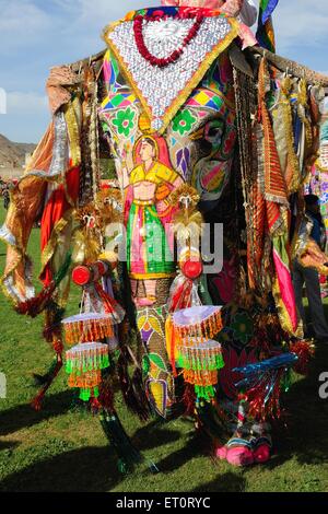 Bemalter Elefant, Elefantendekoration, Elefantendekoration, Elefantenparade, Elefantenfestival. Jaipur, Rajasthan, Indien, indische Festivals Stockfoto