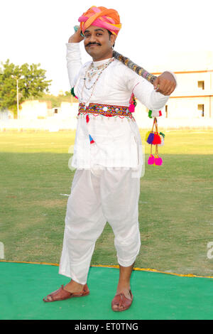 Porträt eines Mannes in einem Rajasthani-Kostüm; Rajasthan; Indien-Herr #786 Stockfoto