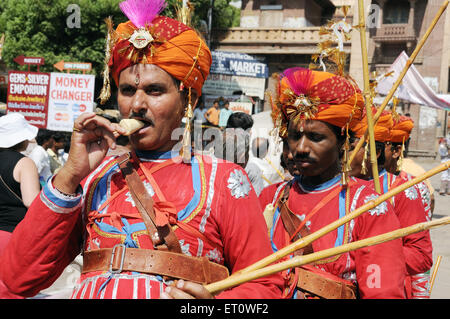 Gher Volkstänzer bei Marwar Festivals; Jodhpur; Rajasthan; Indien Herr #786 Stockfoto
