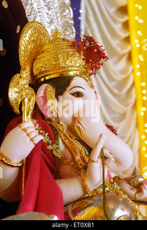 Idol von Lord Ganesh Elefant ging Gott; Ganapati Festival; Kasba Peth zuerst zu Ehren in Pune; Maharashtra; Indien Stockfoto