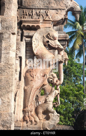 Statue auf Säulen von sri anantha padmanabhaswamy Tempel; Trivandrum; Thiruvananthapuram; Kerala; Indien; Asien Stockfoto