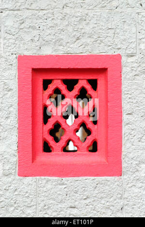 Jali-Fenster mit Gitterschirm aus Stein Stockfoto