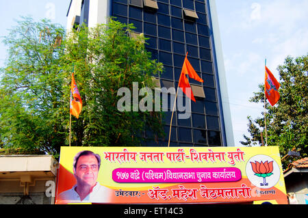 Plakat der Bharatiya Janata Party Shiv Sena für Wahlen Bombay Mumbai Maharashtra Indien Asien Indisch Asiatisch Stockfoto