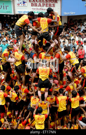 Dahi Handi, Gopal Kala, Utlotsavam, Krishna Janmashtami, Krishnashtami, Janmashtami, Gokulashtami, Hindu-Festival, Bombay, Mumbai, Maharashtra, Indien Stockfoto