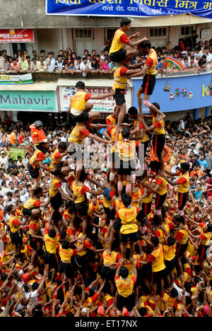 Dahi Handi, Gopal Kala, Utlotsavam, Krishna Janmashtami, Krishnashtami, Janmashtami, Gokulashtami, Hindu-Festival, Bombay, Mumbai, Maharashtra, Indien Stockfoto