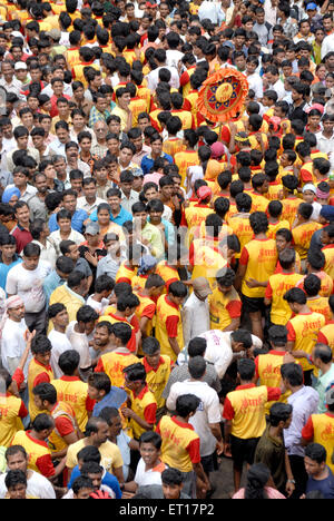 Dahi Handi, Gopal Kala, Utlotsavam, Krishna Janmashtami, Krishnashtami, Janmashtami, Gokulashtami, Hindu-Festival, Bombay, Mumbai, Maharashtra, Indien Stockfoto