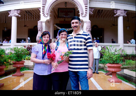 Indische parsischen Familie vor Parsi Weissagung Herr #784 L Herr #364 Stockfoto