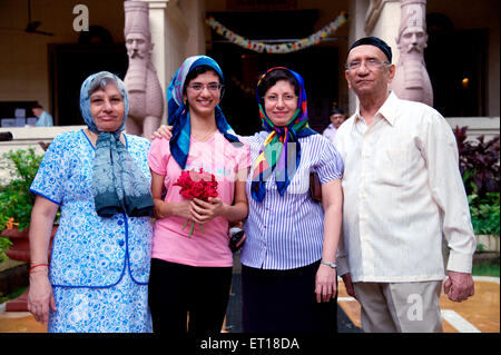 Indische parsischen Familie vor Parsi Weissagung Herr #784 L Herr #364 Stockfoto