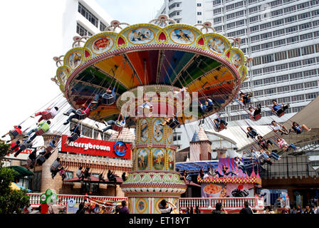 Menschen genießen auf Tora Tora Spiel in Malaysia Stockfoto