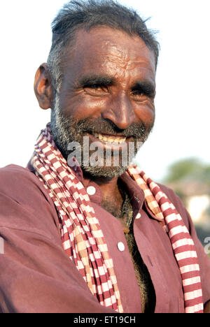 Indischen ländlichen alter Mann lächelnd, amreli, Saurashtra, Gujarat, Indien - Herr #736 z-Rmm 170834 Stockfoto