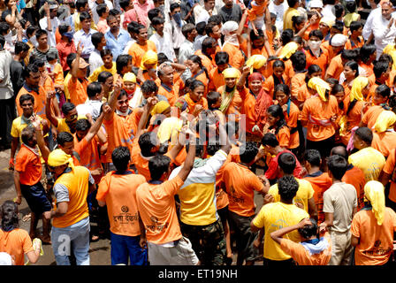 Dahi Handi, Gopal Kala, Utlotsavam, Krishna Janmashtami, Krishnashtami, Janmashtami, Gokulashtami, Hindu-Festival, Bombay, Mumbai, Maharashtra, Indien Stockfoto