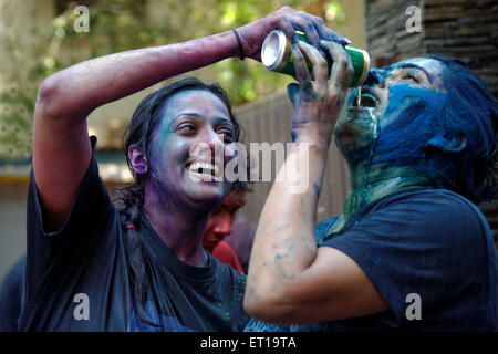 Mädchen feiern Holi Festival Herr #364 Stockfoto