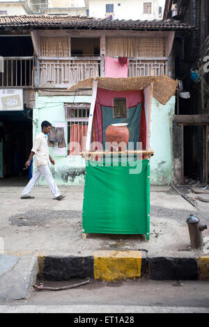 Trinkwasser Töpfe auf Muharram Festival; Ashura heiligen zehnten Tag; Bombay; Mumbai; Maharashtra; Indien; Asien Stockfoto