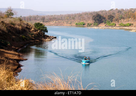 Bootfahren auf River Ken Panna Nationalpark Madhya Pradesh Indien Asien Stockfoto