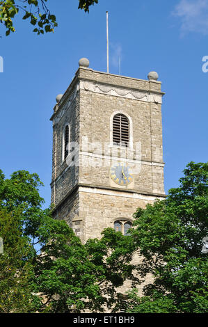 Der Turm der St. Mary's Kirche aus dem 18. Jahrhundert, Lewisham, South East London, wurde über einer Turmbasis aus dem 15. Jahrhundert erbaut Stockfoto