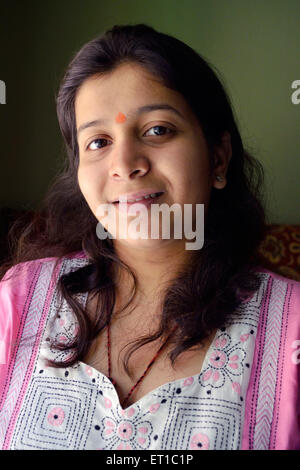 Mädchen Porträt Blick auf Kamera Jodhpur Rajasthan Indien Asien MR#704 Stockfoto