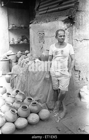 Töpfer; Kumbhar Wada; Dharavi; Bombay Mumbai; Maharashtra; Indien nicht Herr Stockfoto