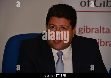 Gibraltar reagierte 10. Juni 2015 - Gibraltars Chief Minister Fabian Picardo auf Gibraltar Sozialdemokraten Einführung eines Berichts durch Lloyds Register auf die Lagerung von LNG für Bunkern und der Erzeugung von Strom in Gibraltar.  Bildnachweis: Stephen Ignacio/Alamy Live-Nachrichten Stockfoto