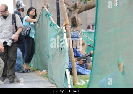 Medien schnelle Action Force RAF Kommando Position Taj Mahal Hotel; Terroranschlag Deccan Mudschaheddin 26. November 2008 Bombay Stockfoto