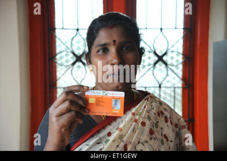 Personalausweis der Rural Bank, Kshetriya Gramin Financial Services, NGO, IFMR Foundation, Tanjore, Thanjavur, Tamil Nadu, Indien Stockfoto