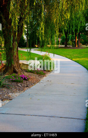 Wanderweg an der Texas Skulpturengarten in Frisco, Texas usa Stockfoto