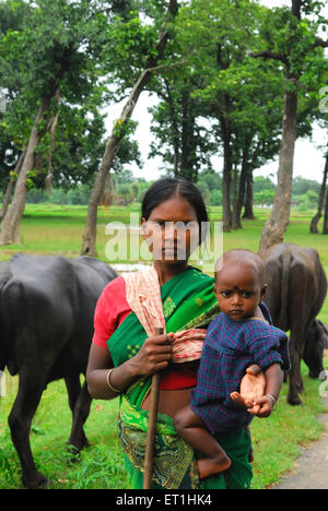 Ho Stämme von Mutter und Kind; Chakradharpur; Jharkhand, Indien Stockfoto