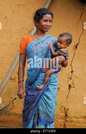 Ho Stämme von Mutter und Kind; Chakradharpur; Jharkhand, Indien Stockfoto