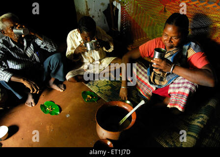 Stammesfamilienessen, Ho-Stamm, Stammesvolk, Chakradharpur, West Singhbhum, Jharkhand, Indien, Asien Stockfoto