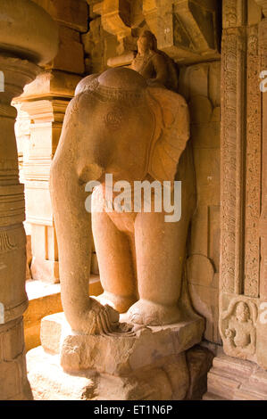 Elefanten geschnitzt in der Jain Tempel in Patadkal Bagalkot Karnataka, Indien Stockfoto