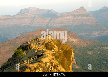 Takmak Tok im Morgenlicht und Sahyadri Berge Sortiment an Fort Raigad; Maharashtra; Indien Stockfoto