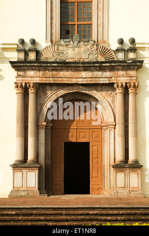 Eingang der Kathedrale Se; Old Goa; Indien Stockfoto