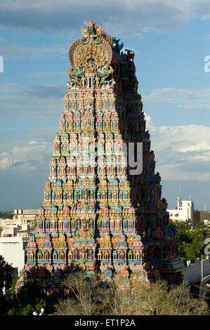 Gopurams Meenakshi Sundareswarar oder Meenakshi Amman Tempel an; Madurai; Tamil Nadu; Indien Stockfoto