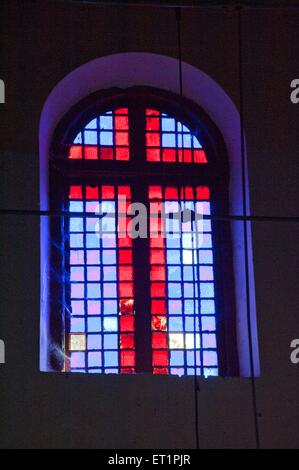 Glasfenster im St. Francis Kirche; Kochi Cochin; Kerala Indien Stockfoto