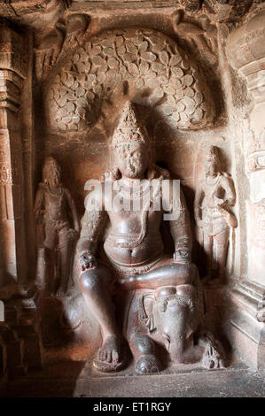 Statue von Lord Indra in der Ellora Jain Höhle in Indra Sabha Ellora Caves Aurangabad Maharashtra India Indian Stockfoto