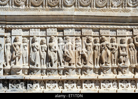 Tanzende Frauen Skulptur, Jagdish Tempel, Vishnu Tempel, Udaipur, Rajasthan, Indien, Asien Stockfoto