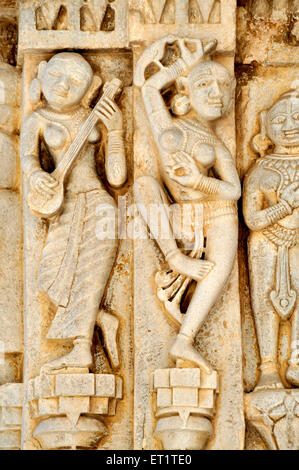 Frau tanzende Statue, Jagdish Tempel, Vishnu Tempel, Udaipur, Rajasthan, Indien, Asien Stockfoto