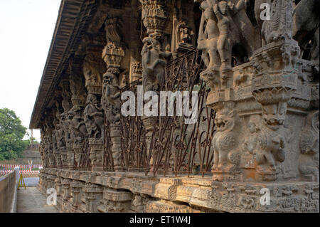 Dekorierte Säulen des Devarajaswami Tempels in Kanchipuram in Tamilnadu Indien Asien Stockfoto