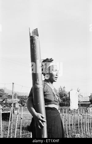 Lady of Idu Mishmi Stamm; Mishmi Menschen; Dibang Tal; Lohit Bezirk; East Siang; Arunachal Pradesh; Indien; Asien; alter Jahrgang 1900s Bild Stockfoto