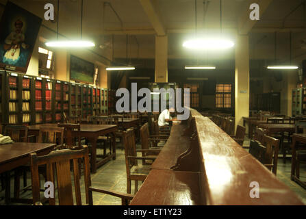 Bibliothek im Guru Nanak Khalsa College; Bombay Mumbai; Maharashtra; Indien Stockfoto