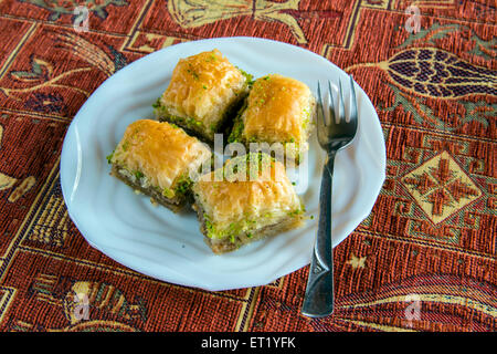 Platte mit traditionellen Baklava türkische süß Stockfoto