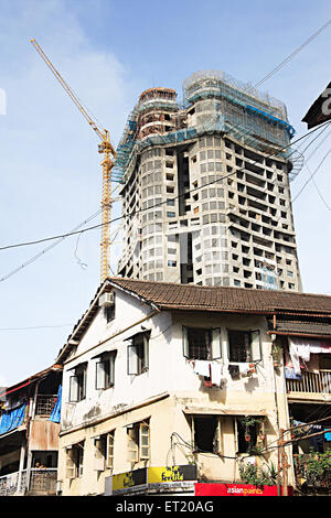 Altbau Chaughade Wala Chawl Masse städtischen Wohnraums; Tatya Gharpure Straße; Mugbhat Lane; Girgaon; Charni Straße; Mumbai Stockfoto