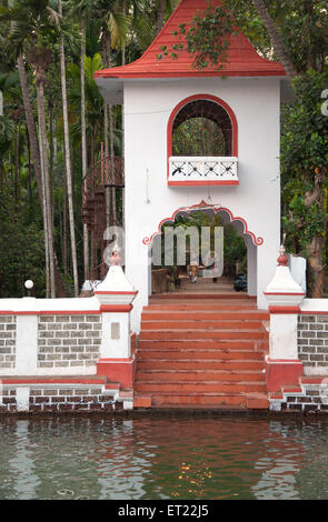 Shree Nagesh Maharudra Tempel kund Teich Ponda Goa Indien Stockfoto