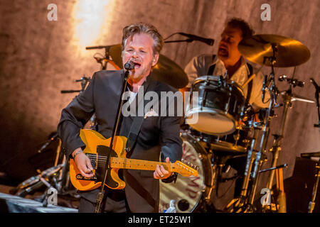 Detroit, Michigan, USA. 10. Juni 2015. JOHN MELLENCAMP Durchführung auf der Ebene gesprochen Tour am Detroit Opera House in Detroit, MI am 10. Juni 2015 Credit: Marc Nader/ZUMA Draht/Alamy Live News Stockfoto