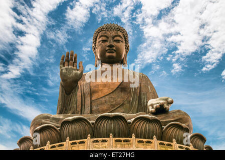 Die enorme Tian Tan Buddha im Po Lin Monastery in Hong Kong. Stockfoto