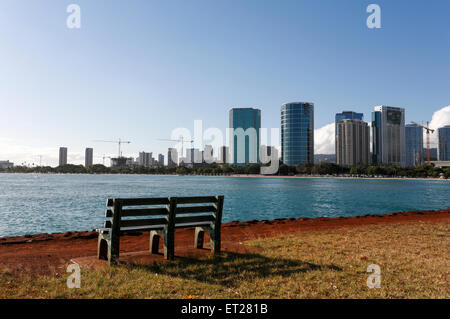 Honolulu, Hawaii. 4. Juni 2015. Hochhäuser in Ala Moana Beach Park, Honolulu, Oahu, Hawaii. Stockfoto