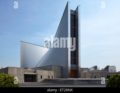 Allgemeine Ansicht von hinten. Heiliges Marys Kathedrale, Tokio, Japan. Architekt: Kenzo Tange/Tange Associates, 1964. Stockfoto