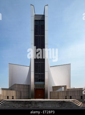 Allgemeine Ansicht von hinten. Heiliges Marys Kathedrale, Tokio, Japan. Architekt: Kenzo Tange/Tange Associates, 1964. Stockfoto