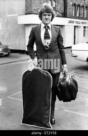 Gordon Smith (geboren 3. Juli 1954), war ein Profi-Fußballer, der als Verteidiger gespielt. Er wurde in Partick, Schottland geboren. Er spielte für St Johnstone, Aston Villa, Tottenham Hotspur und Wolverhampton Wanderers. Ca. 1976 hier abgebildet. Stockfoto